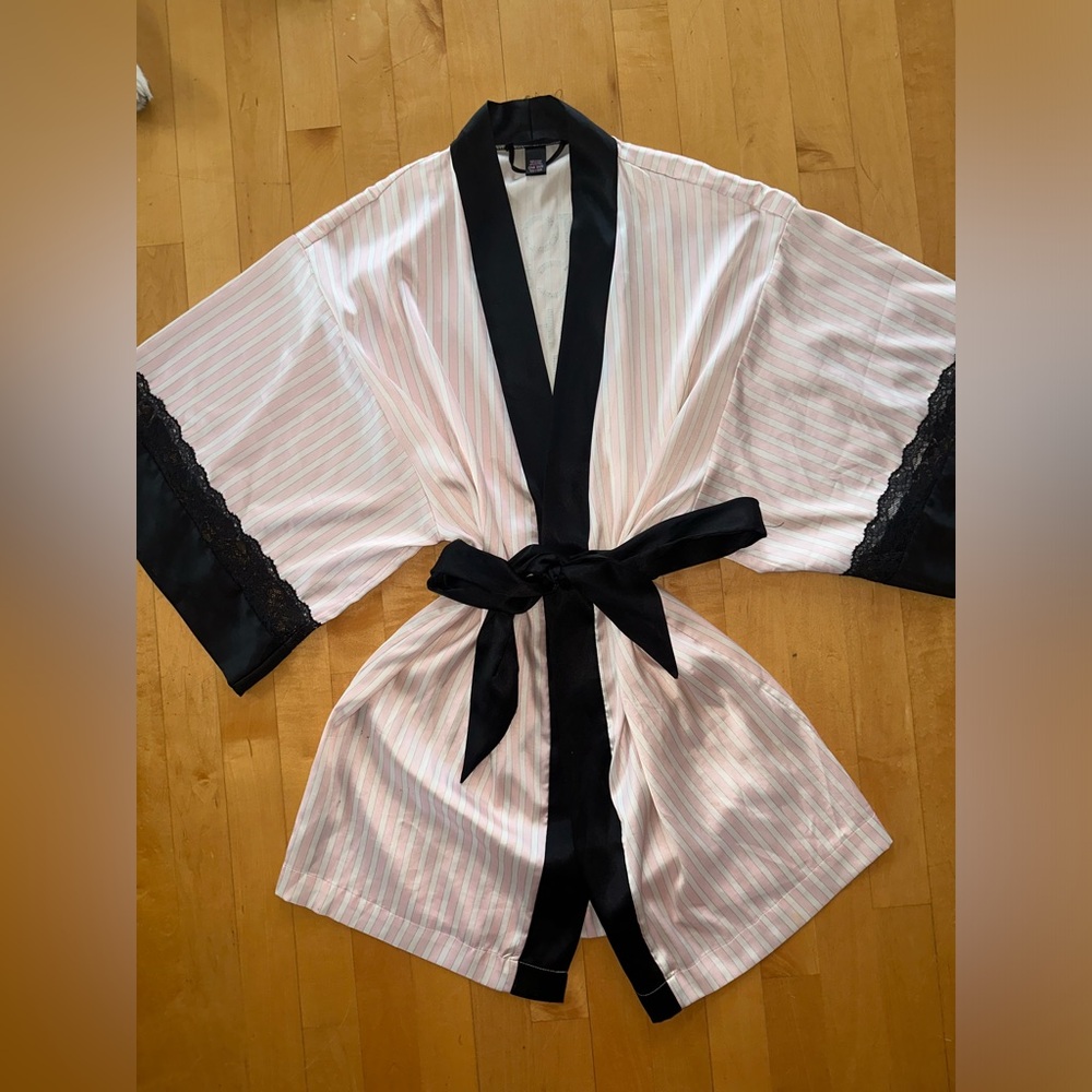 2014 Fashion Show Victoria's Secret Pink and Black Model Striped Robe